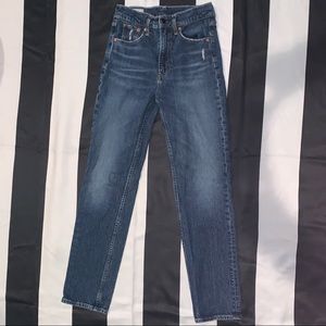 GAP sky high straight leg Jean